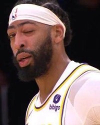 浓眉受伤湖人内线宛如空城 詹姆斯失大腿无力回天